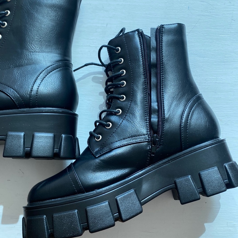 Nasty gal chunky biker boots black